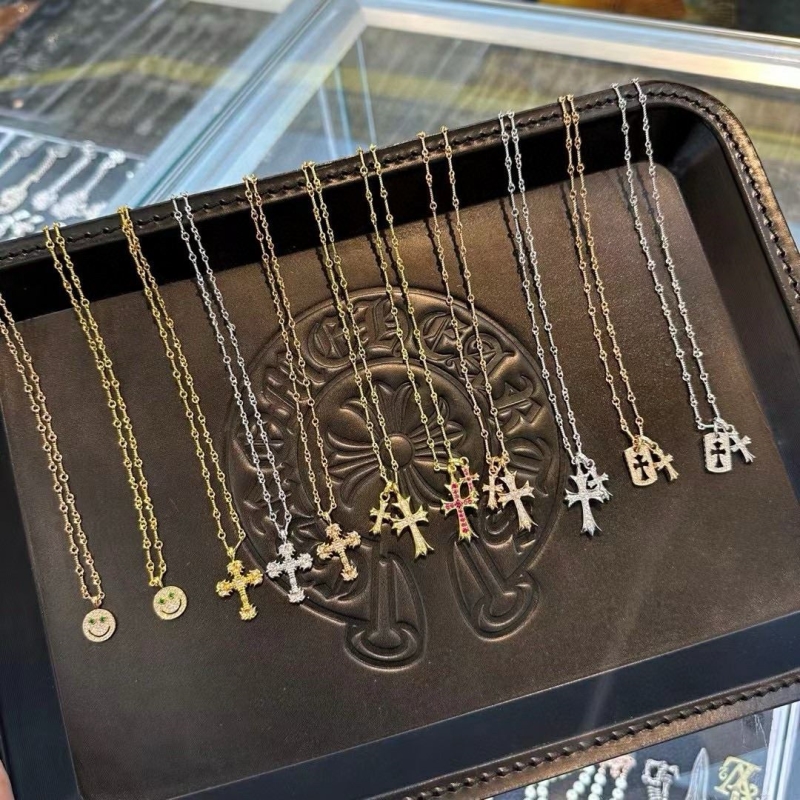 Ch**me He**ts necklaces